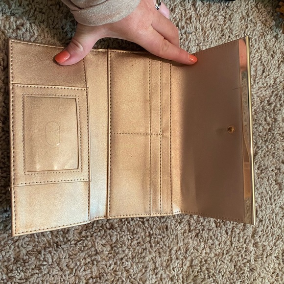 Target wallet - Picture 3 of 3